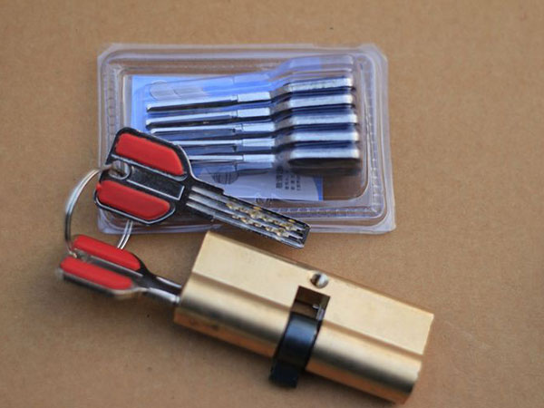 成都市24小时上门开锁公司